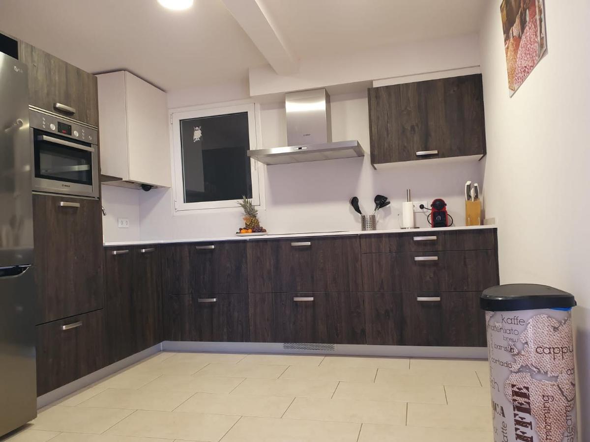 Apartment Market Square Cardona Luaran gambar