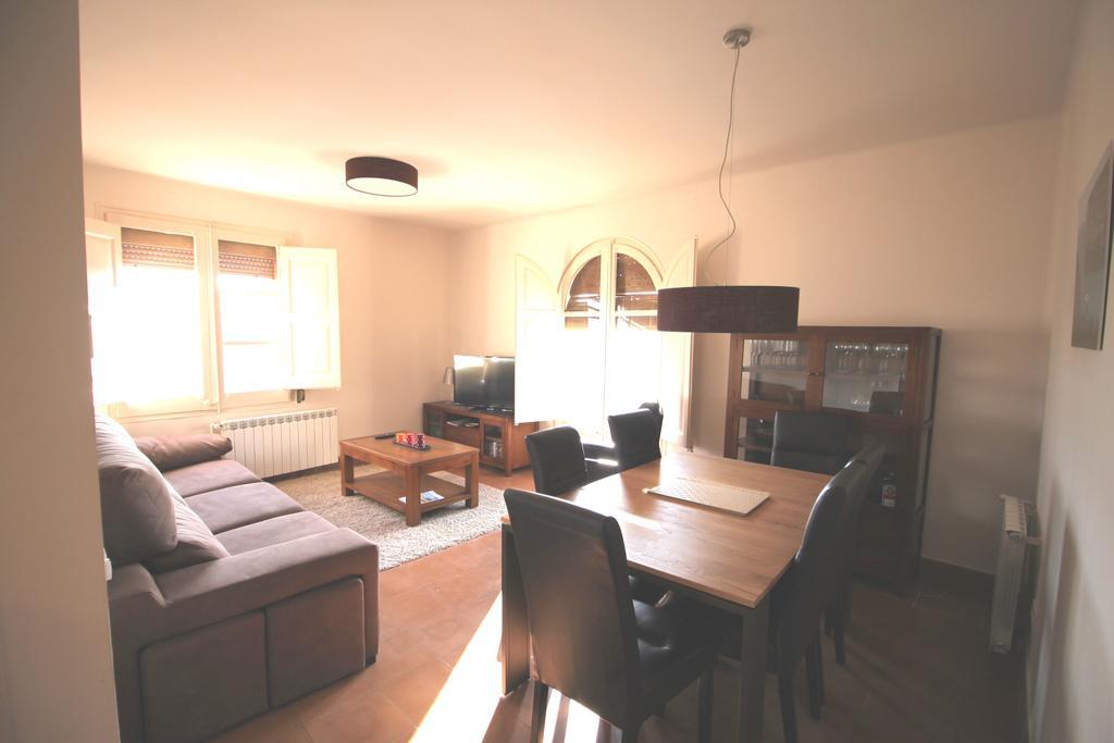 Apartment Market Square Cardona Luaran gambar